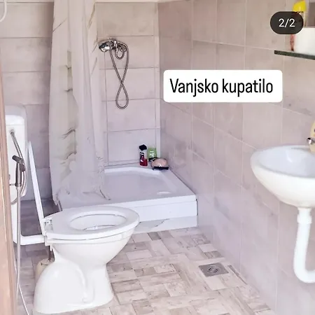 Pooltopia Go2bihac 펜션 *